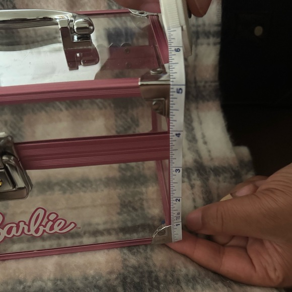 BARBIE MAKEUP TRAIN CASE & BARBIE POM POM KEYCHAIN BUNDLE - Picture 8 of 8